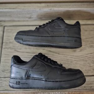 Nike Youth Air Force 1 Black Sneakers Size 5.5 Grade School Kids Low Top Shoes